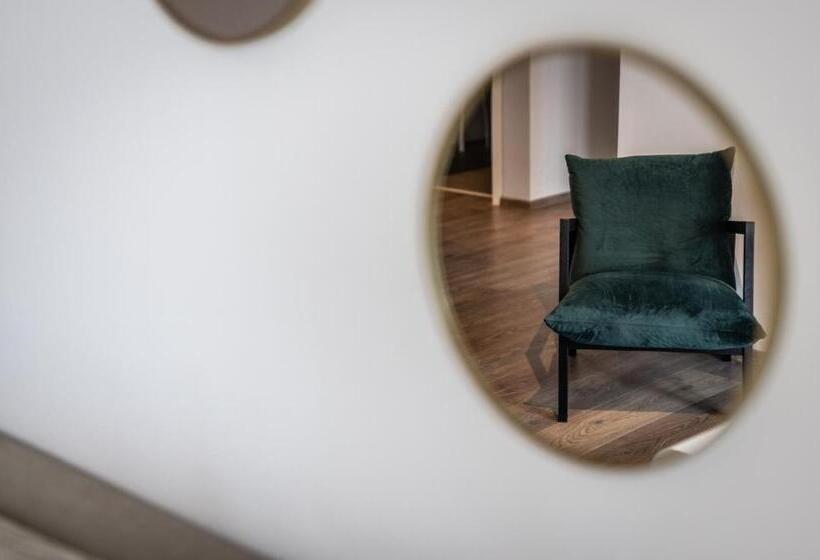 3ベッドルームアパートメント, Living Neuburg