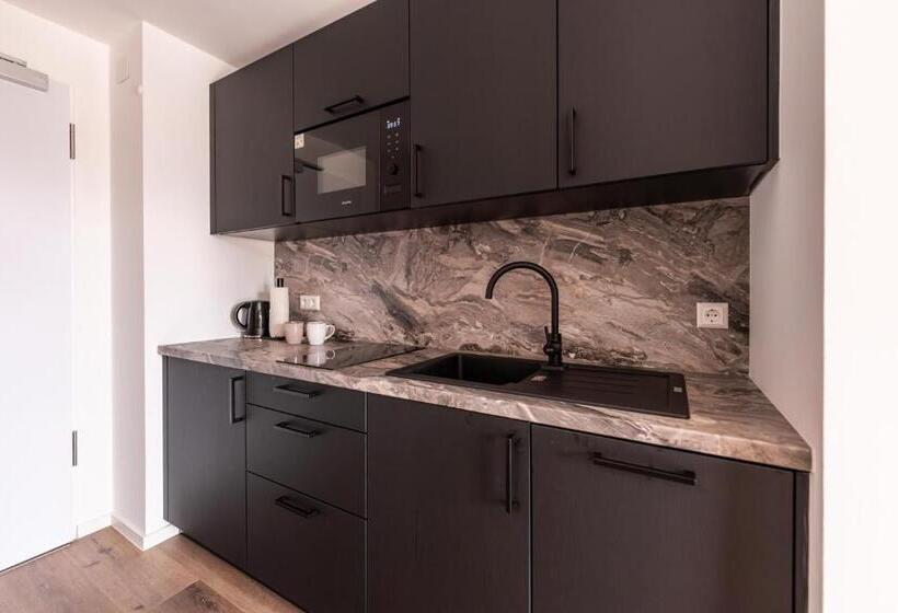 スタンダードスタジオ, Living Neuburg