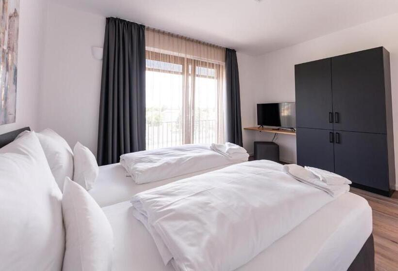 3ベッドルームアパートメント, Living Neuburg