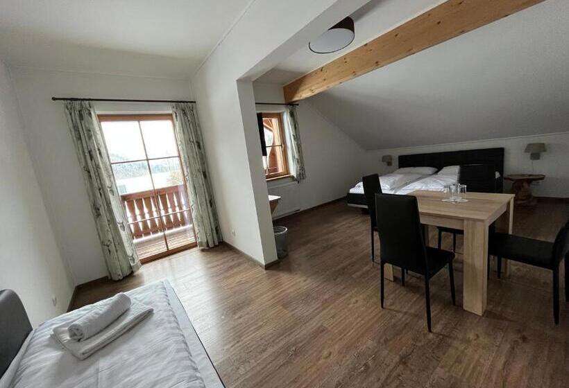 주니어 스위트 발코니, Wurznwirt