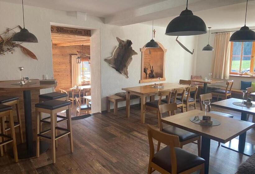 패밀리 스위트, Wurznwirt