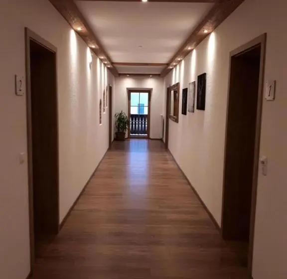デラックスルーム, Wurznwirt