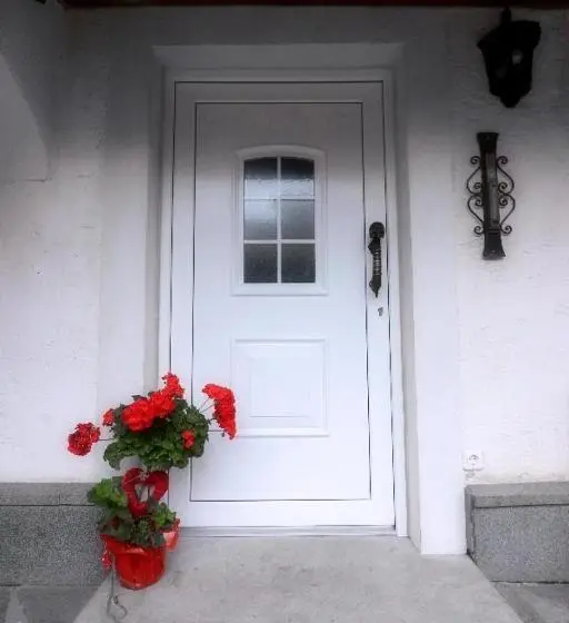 Apartament 3 Dormitoare, Kieslinger Hilde