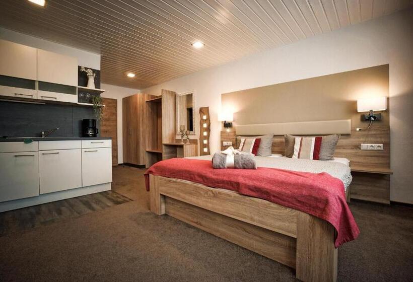 شقة غرفة واحدة, Pension Carlbauer