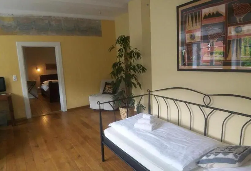 Deluxe Neljän Hengen Huone, Bed & Breakfast Sahara