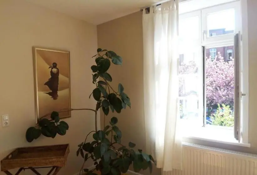 Deluxe Neljän Hengen Huone, Bed & Breakfast Sahara