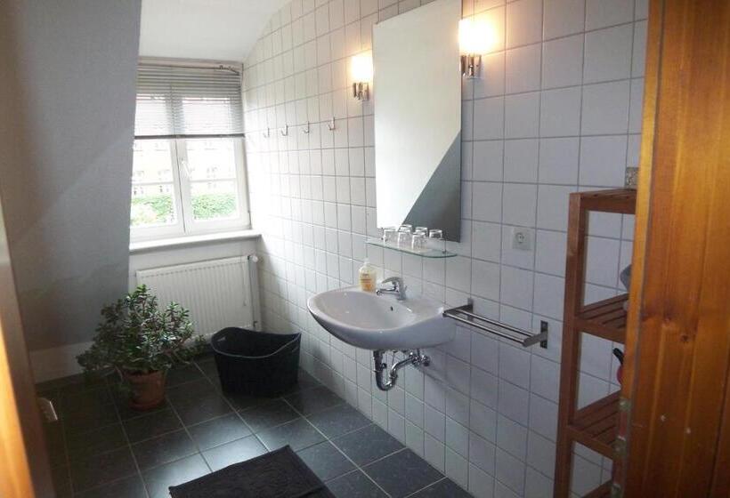 Апартаменты Deluxe 2 Спальни, Bed & Breakfast Sahara