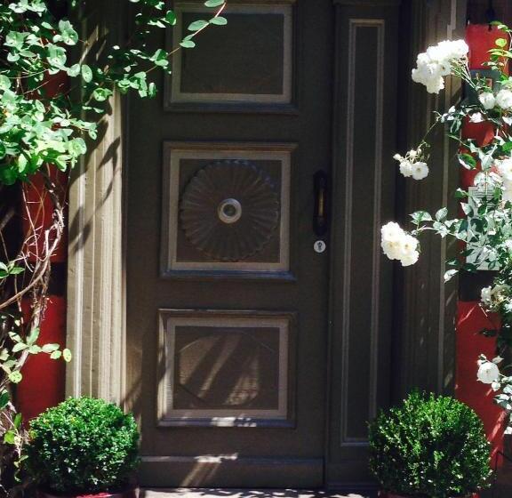 Апартаменты Deluxe 2 Спальни, Bed & Breakfast Sahara