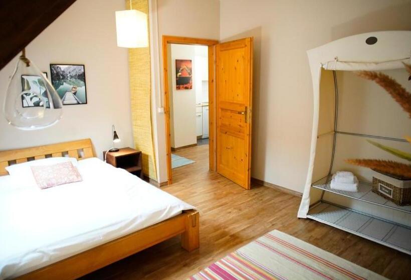 Апартаменты Deluxe 2 Спальни, Bed & Breakfast Sahara