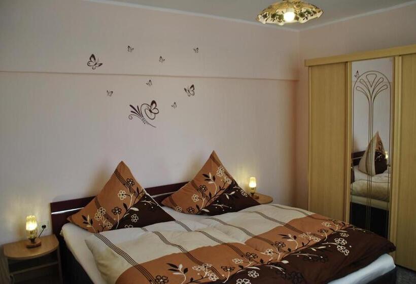 Standard room with outdoor bath, Guest House Mückenheim