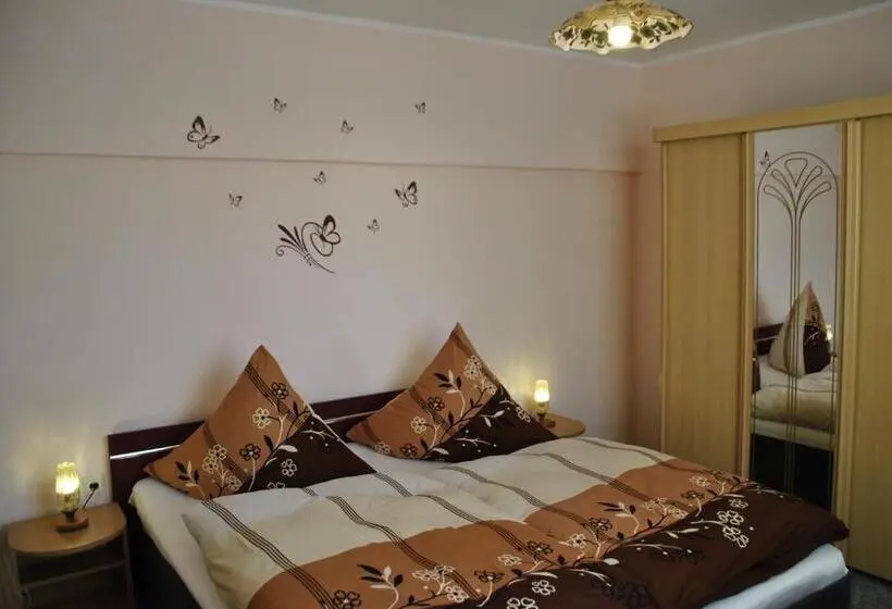 Standard room with outdoor bath, Guest House Mückenheim