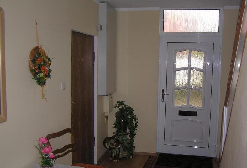 غرفة قياسية ثلاثية, Guest House Mückenheim