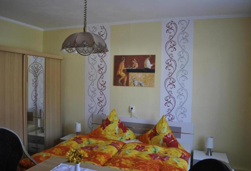 스탠다드 트리플 룸, Guest House Mückenheim