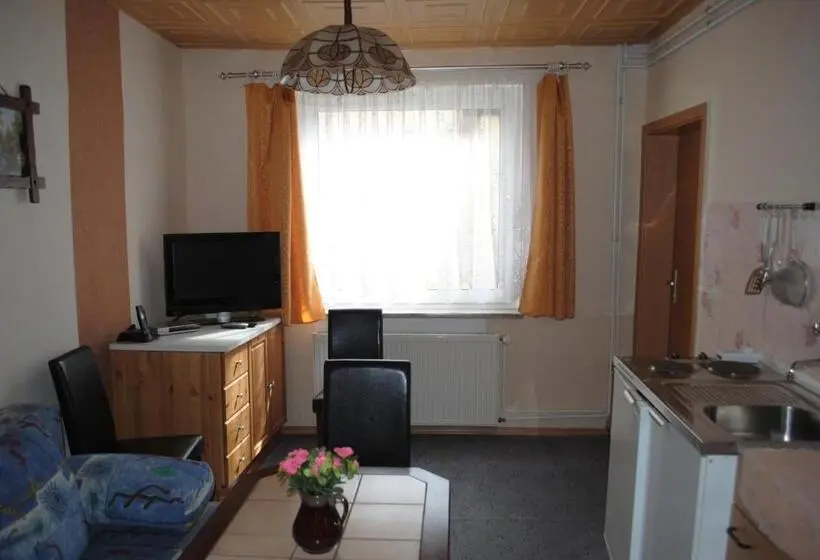 Huoneisto 1 Makuuhuone Pohjakerros, Guest House Mückenheim