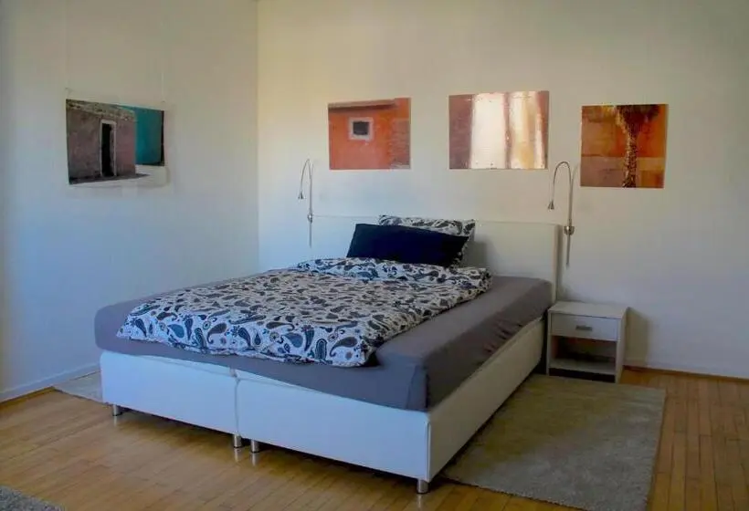 Deluxe Zimmer, Pension Timeout