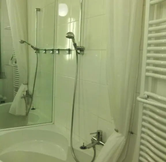 Deluxe Zimmer, Pension Timeout