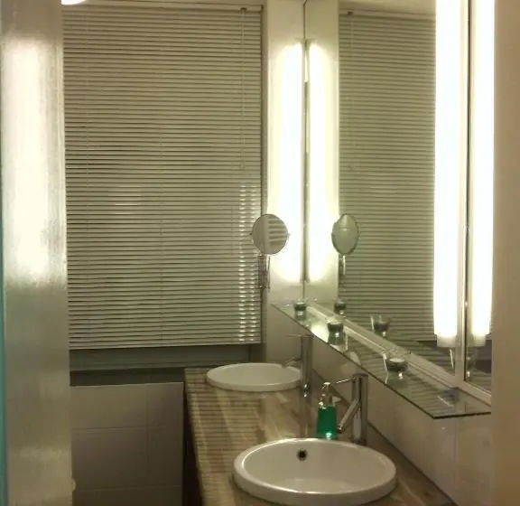Deluxe Zimmer, Pension Timeout