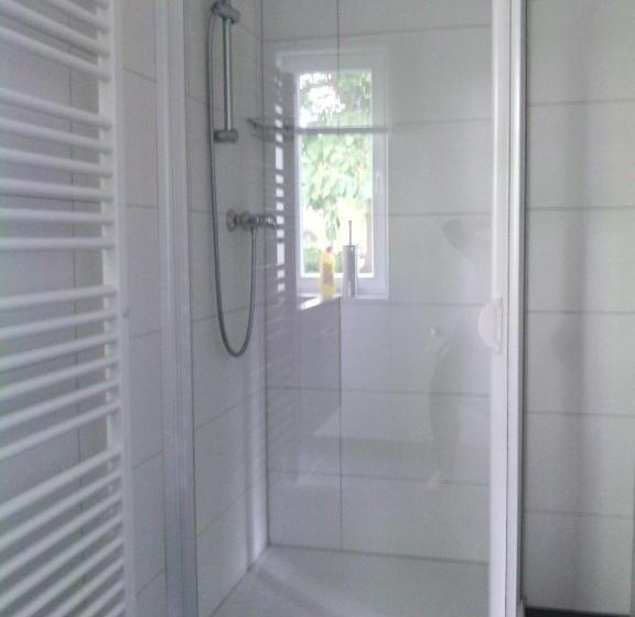 Quarto Estandar, Pension Timeout