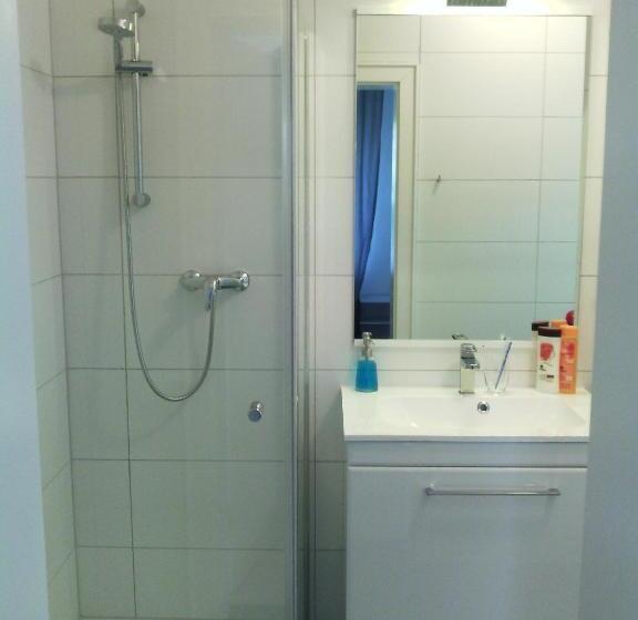 标准间, Pension Timeout