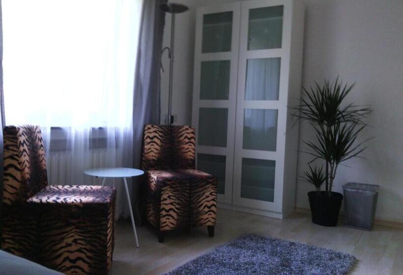 标准间, Pension Timeout