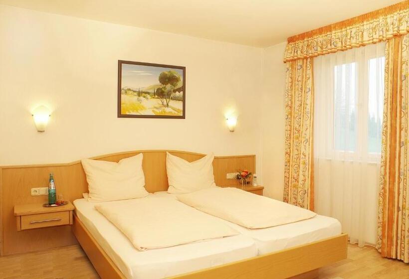 חדר סטנדרט, Berg Cafe