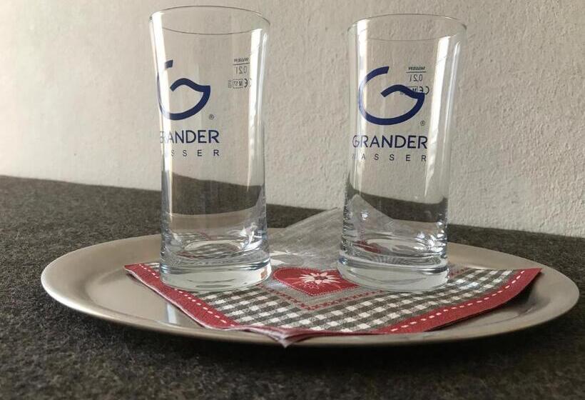 חדר סטנדרט, Berg Cafe