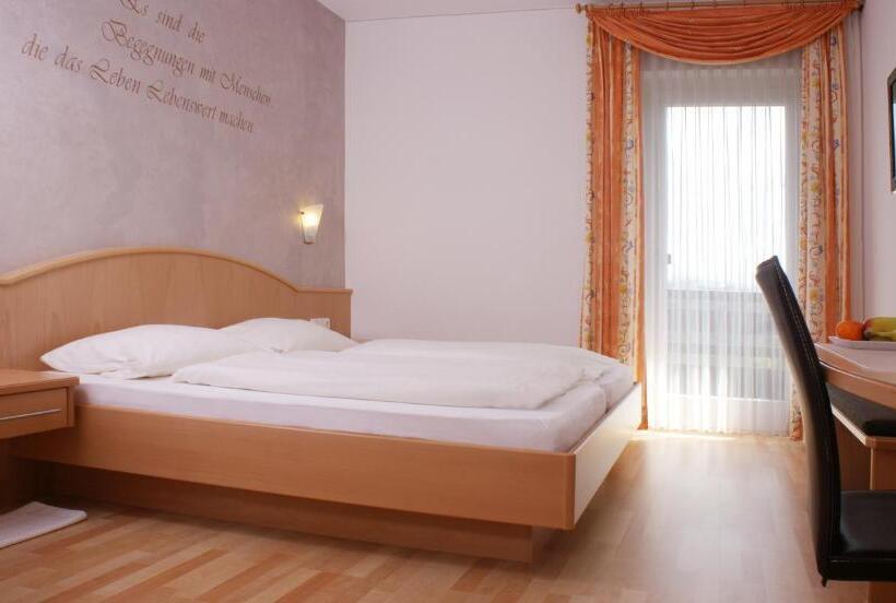 חדר סטנדרט, Berg Cafe