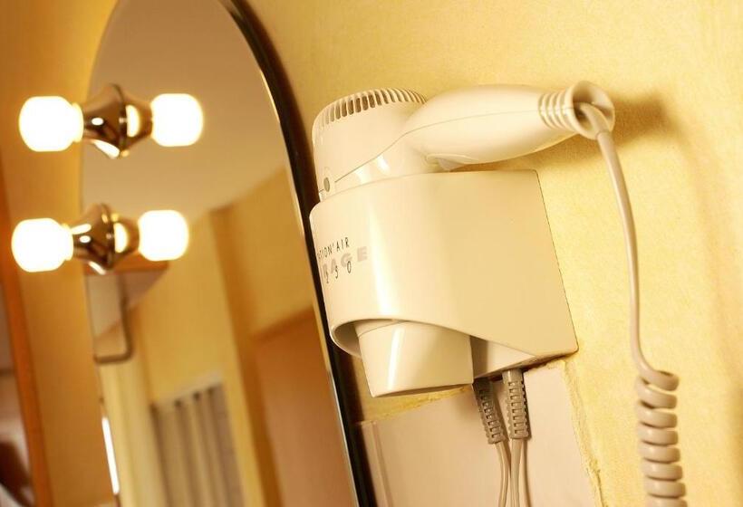 חדר סטנדרט יחיד, Berg Cafe