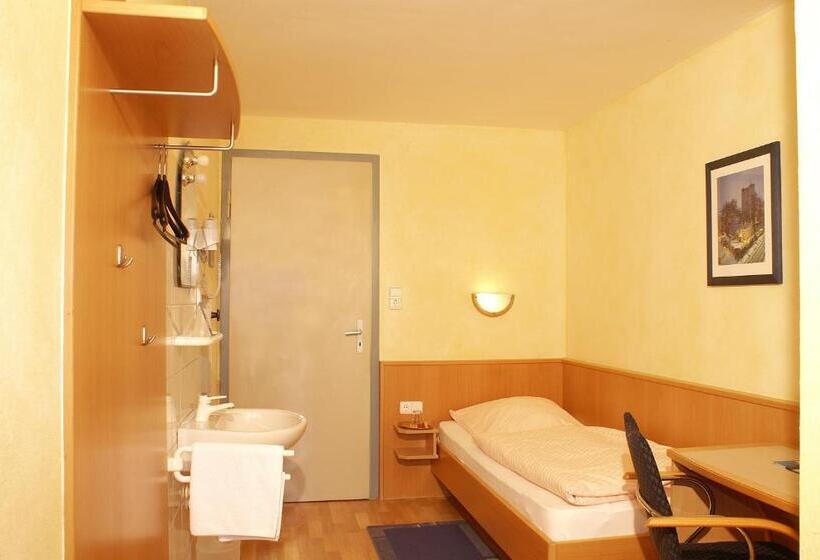 חדר סטנדרט יחיד, Berg Cafe