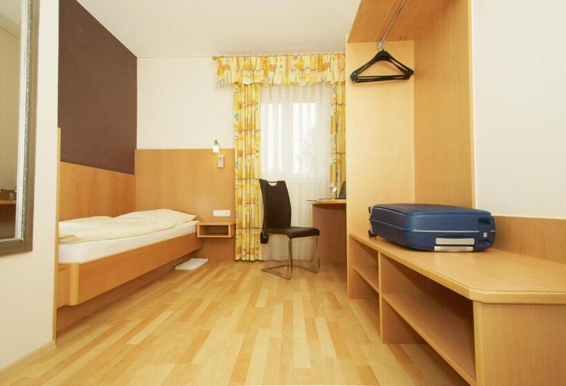 חדר סטנדרט יחיד, Berg Cafe