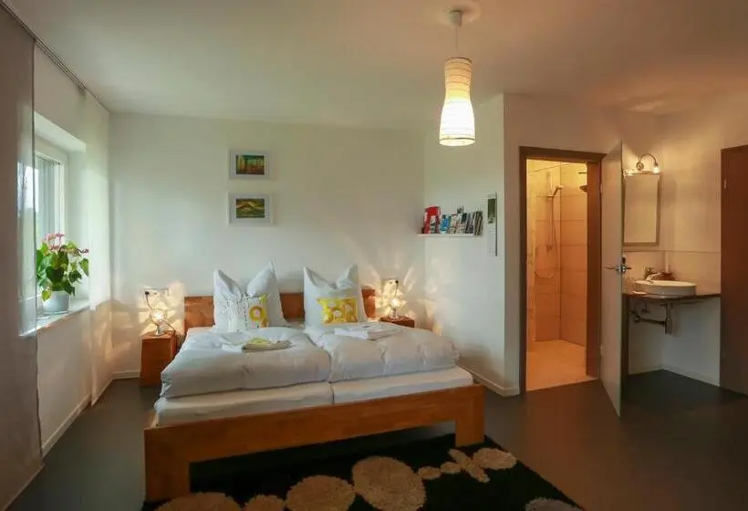 Quarto Estandar, Studio 14/2