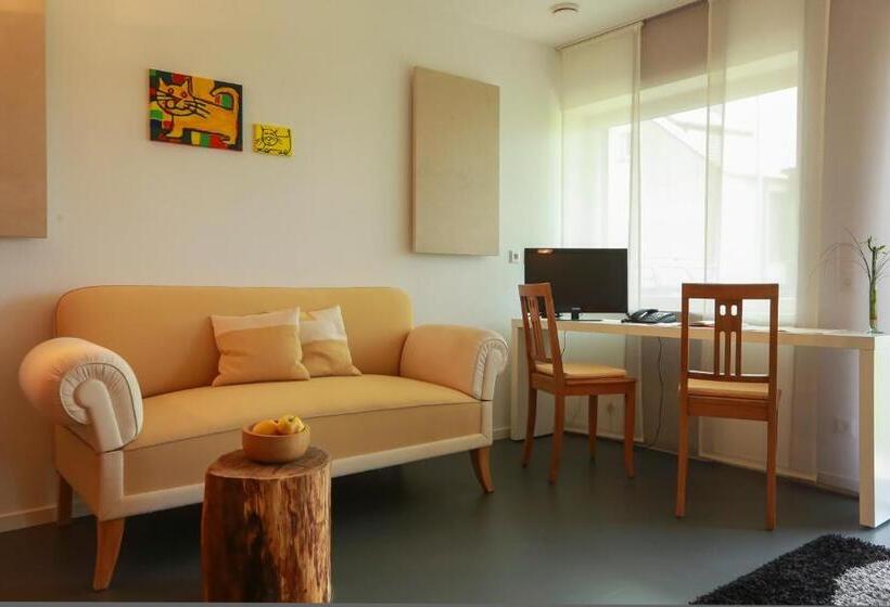 חדר סטנדרט, Studio 14/2