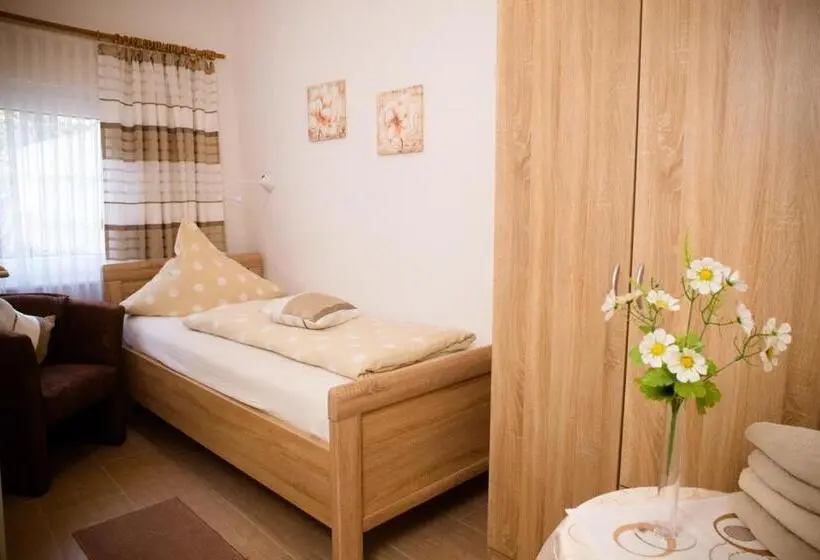 اتاق استاندارد سه نفره, Pension Haus Andreas