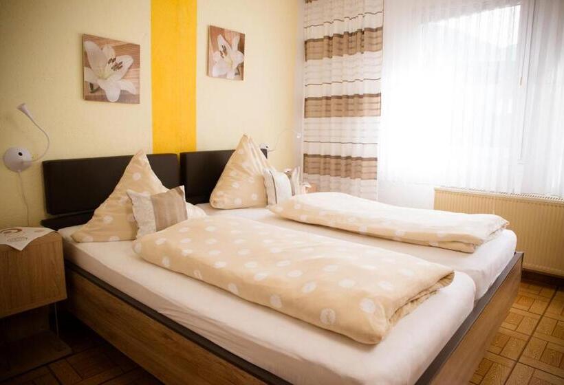 스탠다드 트리플 룸, Pension Haus Andreas