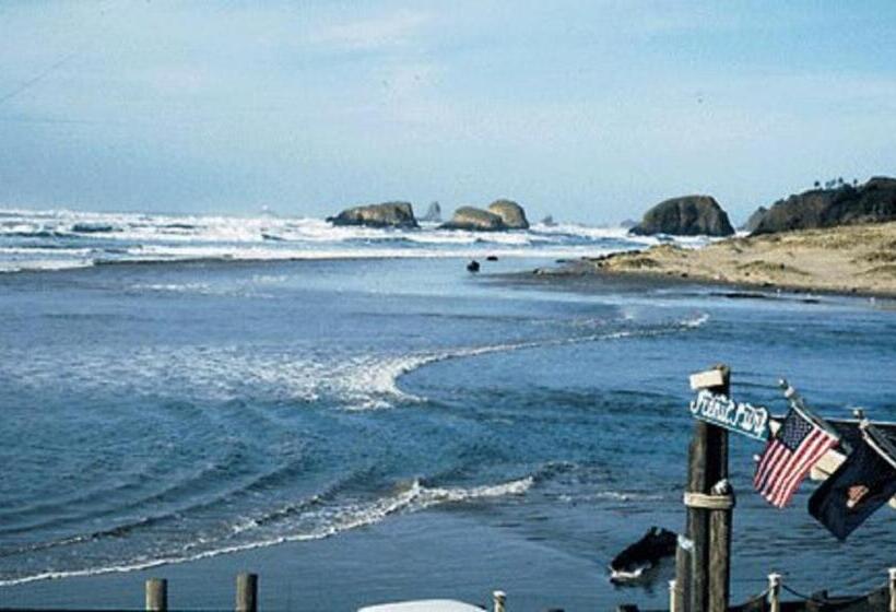 Полулюкс Вид на Море, Webb's Scenic Surf