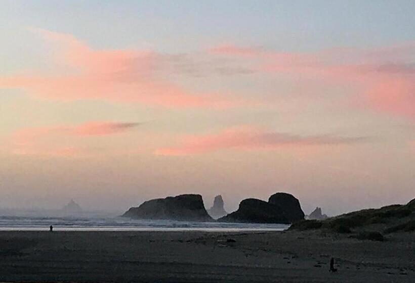 Студия Стандарт Вид на Море, Webb's Scenic Surf