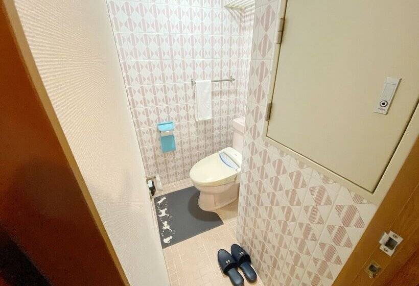 Семейный Номер, Guesthouse017徳島個室 飲食街中心 阿波踊り会館7分 文理&徳島大学 アスティとくしま車8分