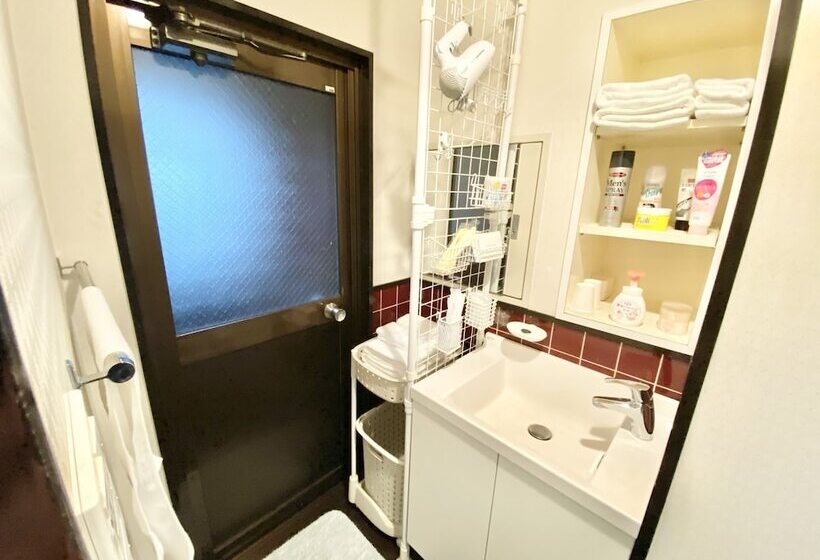 Семейный Номер, Guesthouse017徳島個室 飲食街中心 阿波踊り会館7分 文理&徳島大学 アスティとくしま車8分