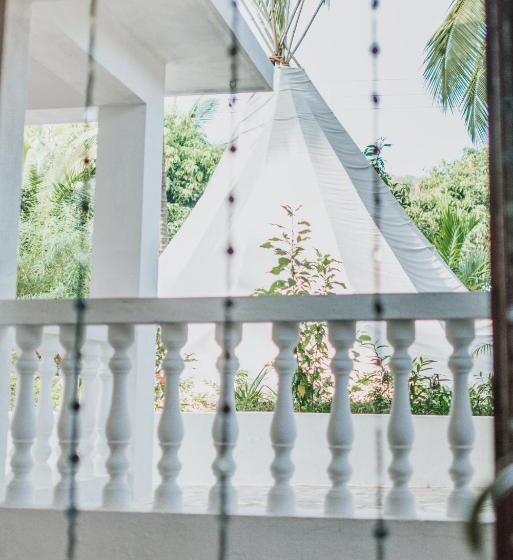 דירת שני חדרים, Wigwam