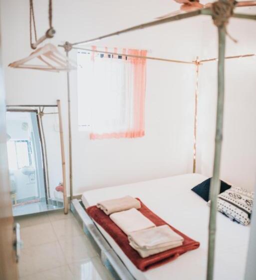 شقة غرفتين, Wigwam