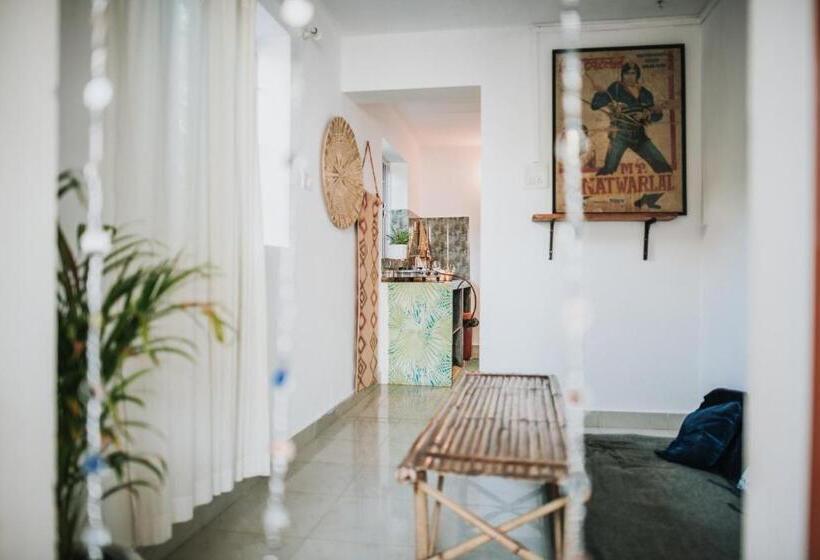 شقة غرفتين, Wigwam