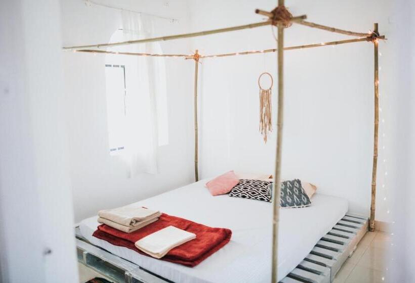 شقة دور أخير غرفة نوم واحدة, Wigwam