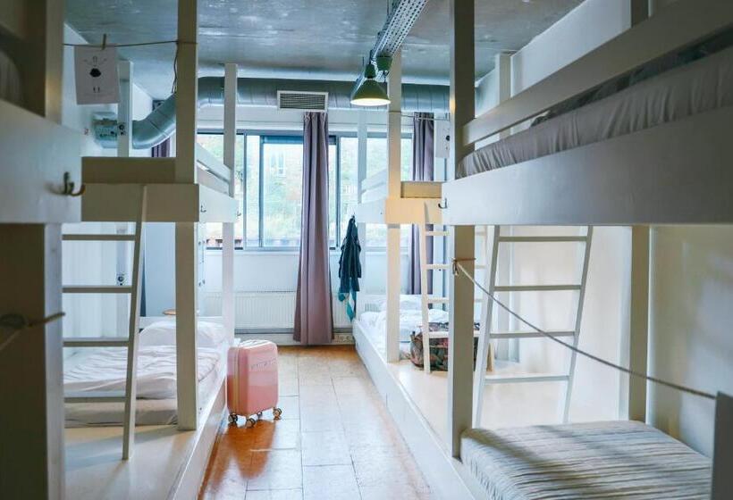 تختخواب در اتاق مشترک, Clinkmama