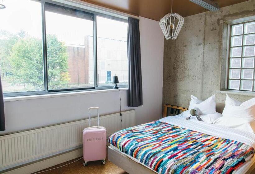 اتاق لوکس, Clinkmama