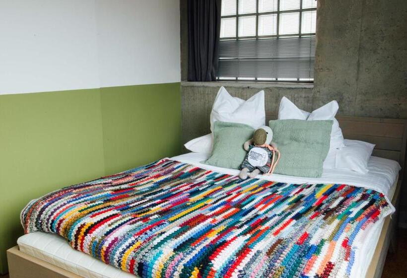 اتاق لوکس, Clinkmama