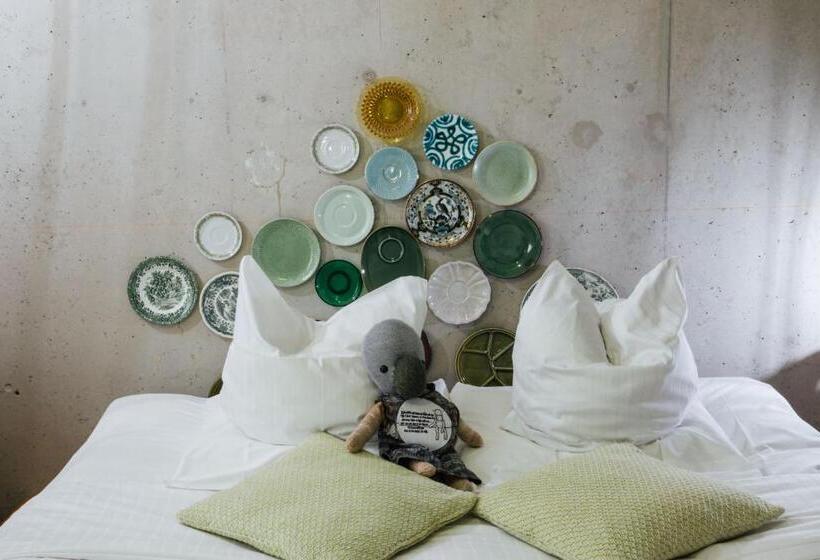 اتاق سوپریور, Clinkmama