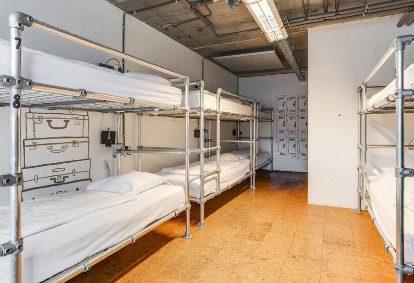 تختخواب در اتاق مشترک, Clinkmama