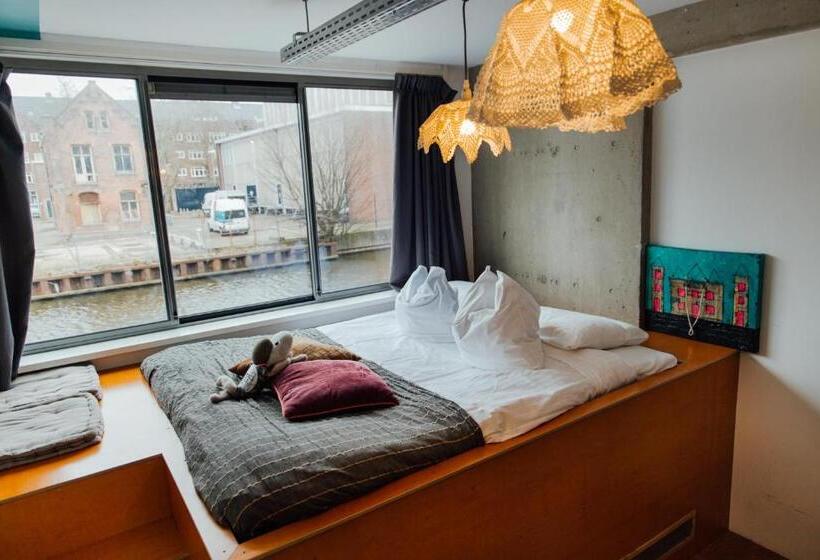 اتاق لوکس با چشمانداز, Clinkmama