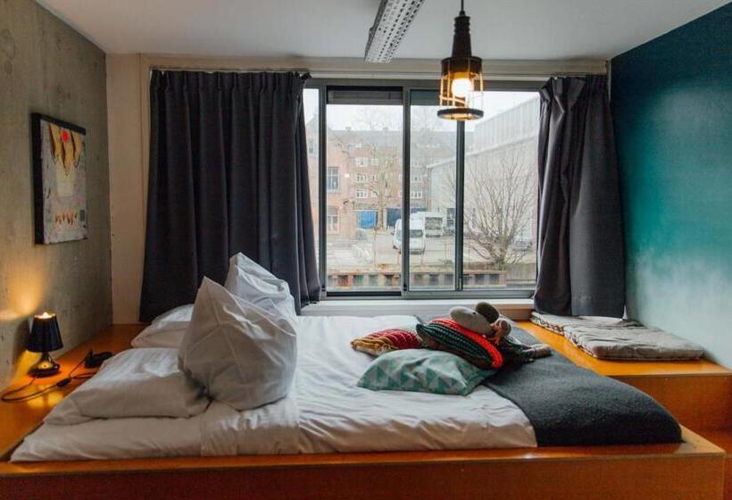 اتاق لوکس با چشمانداز, Clinkmama