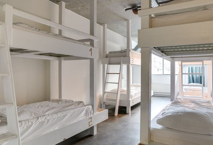 تختخواب در اتاق مشترک, Clinkmama